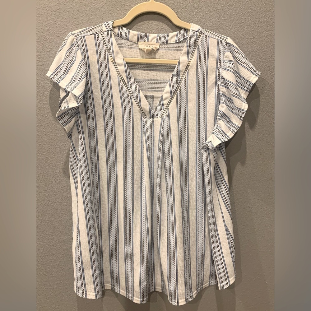 Flower & Feather Short Sleeved Top Size 2X